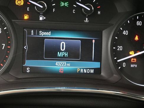 Used 2021 Buick Encore Preferred AWD/4WD image 15