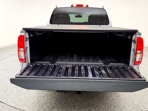 Used 2013 Nissan Frontier SV w/ SV Value Truck Pkg AWD/4WD image 21
