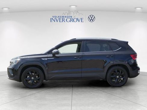 Certified 2023 Volkswagen Taos SE w/ Panoramic Sunroof Package AWD/4WD image 4