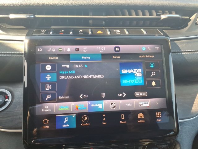 Certified 2023 Jeep Grand Cherokee Limited w/ Black Appearance Package AWD/4WD image 27