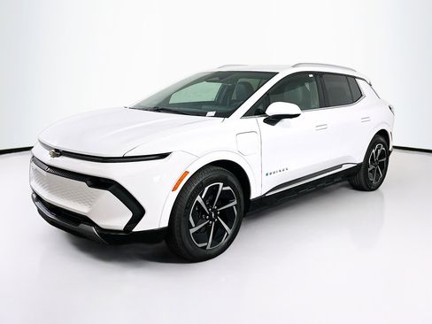 Used 2024 Chevrolet Equinox EV LT image 3