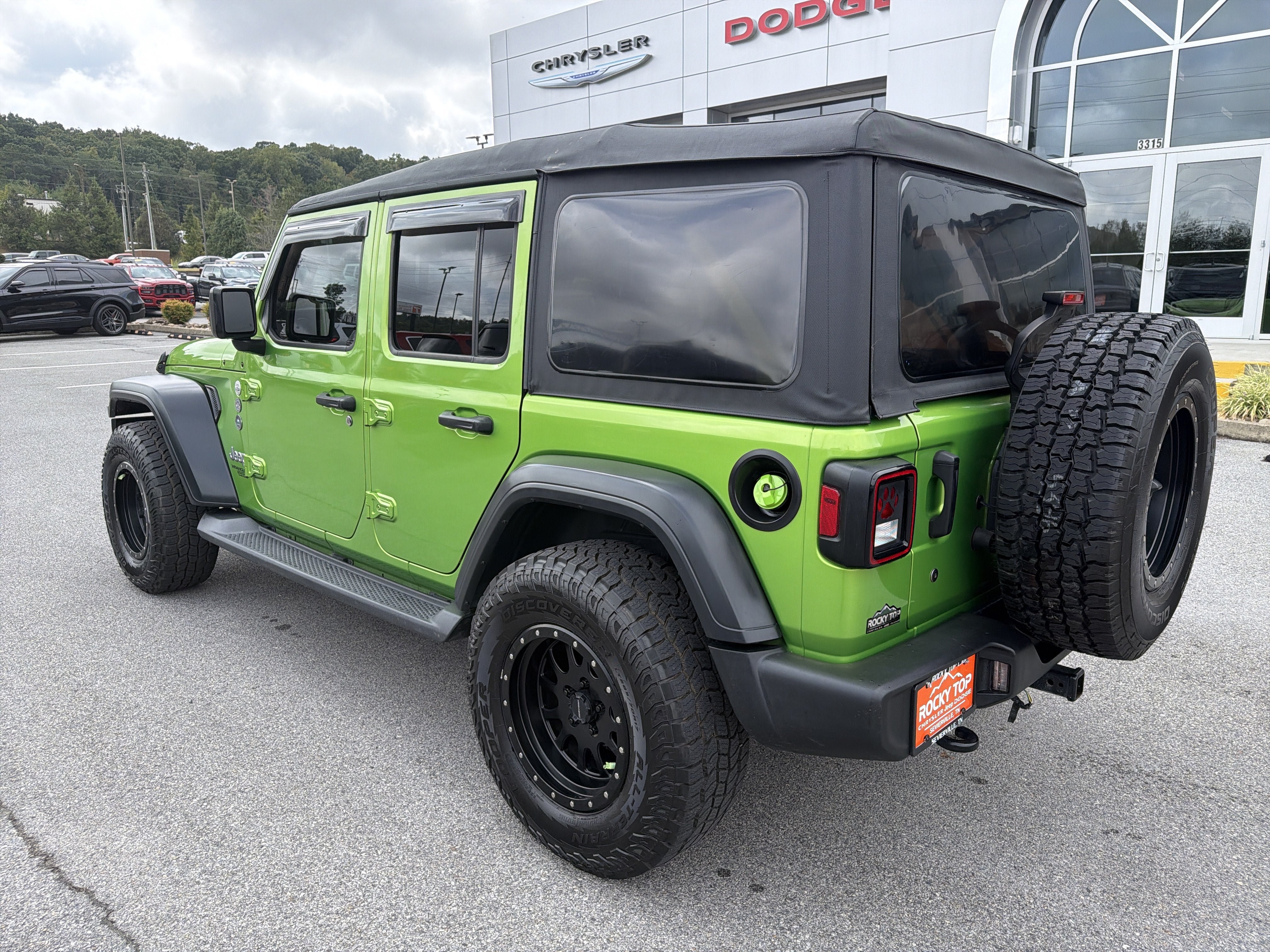 Used 2018 Jeep Wrangler Unlimited Sport S AWD/4WD image 10