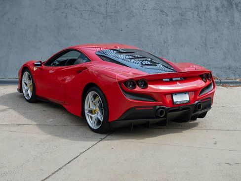 Used 2022 Ferrari F8 Tributo image 2