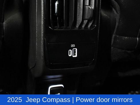 Used 2025 Jeep Compass Latitude w/ Sun & Sound Group AWD/4WD image 28