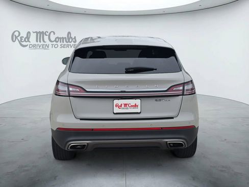 Used 2020 Lincoln Nautilus Premier AWD/4WD image 4