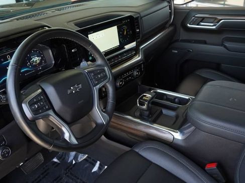 Used 2024 Chevrolet Silverado 1500 LT Trail Boss w/ Convenience Package II AWD/4WD image 29