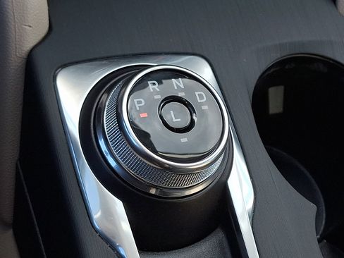 Used 2022 Ford Escape Titanium w/ Class II Trailer Tow Package image 15