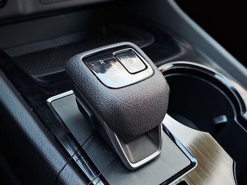 Certified 2025 Nissan Rogue SV image 15