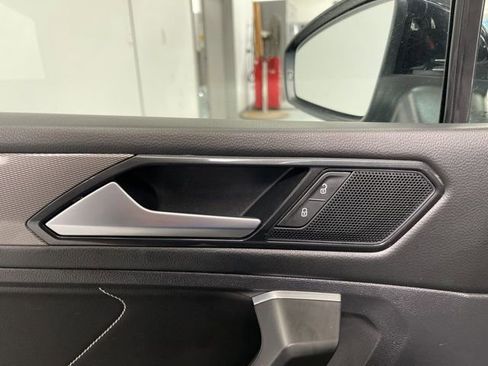 Certified 2023 Volkswagen Tiguan SE w/ Panoramic Sunroof Package image 28