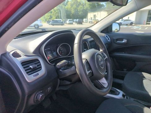 Used 2019 Jeep Compass Sport FWD image 16