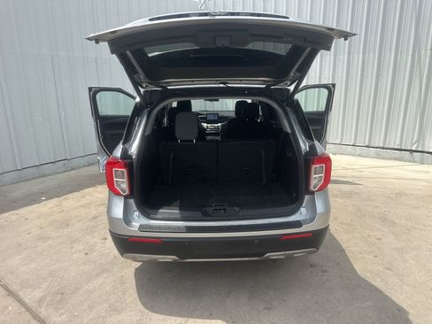 Used 2020 Ford Explorer XLT w/ Equipment Group 202A RWD image 8