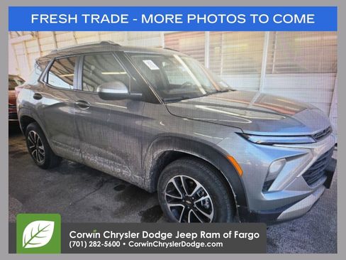 Used 2025 Chevrolet TrailBlazer LT image 1