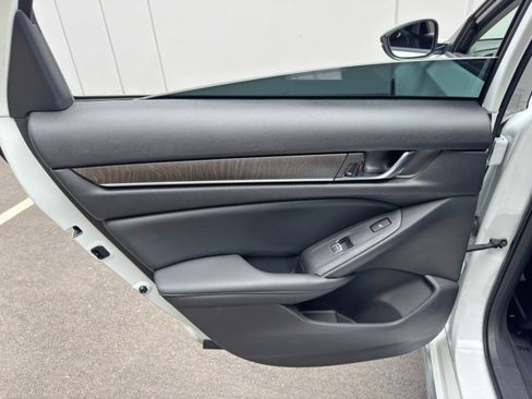 Used 2022 Honda Accord Touring image 42