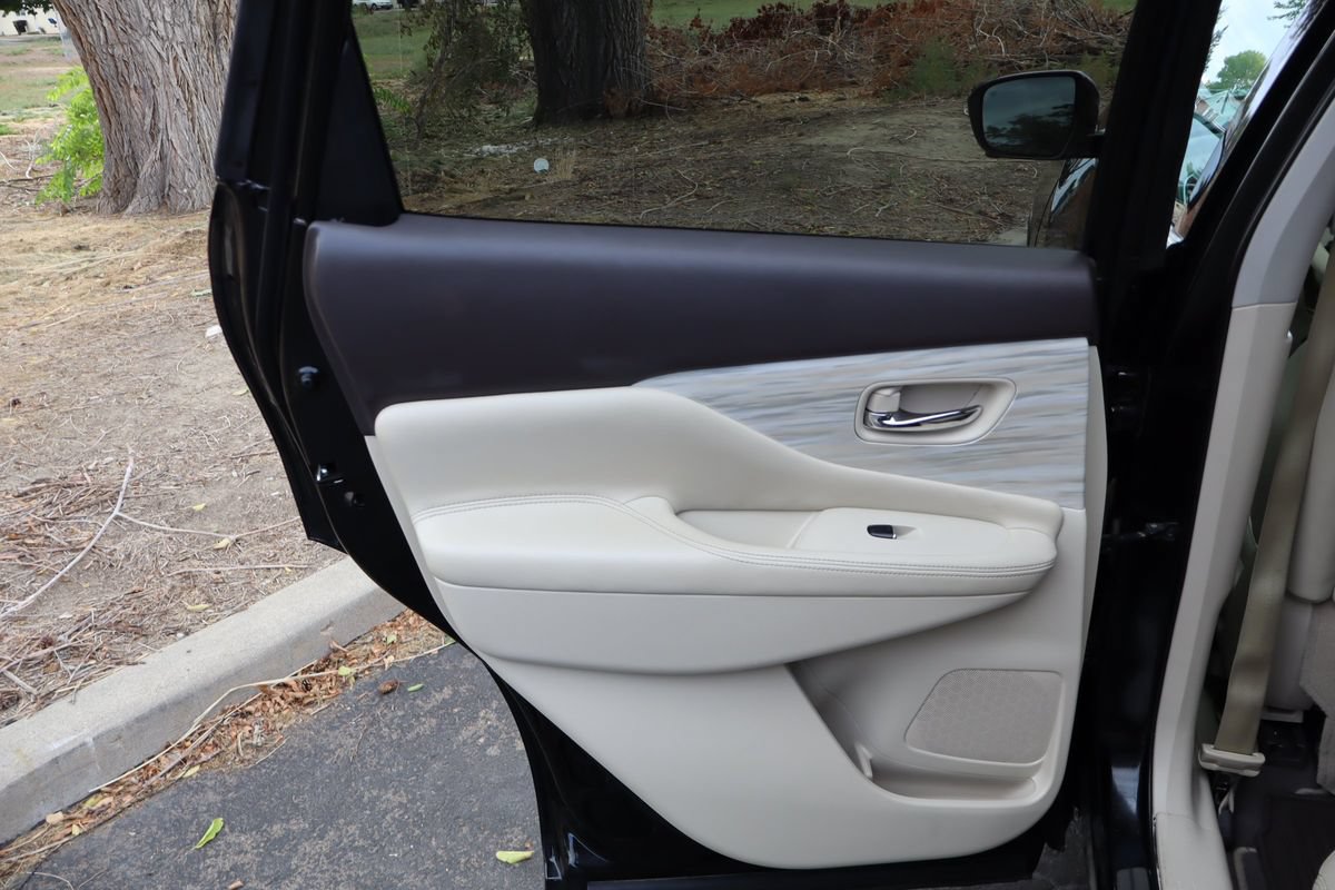 Used 2016 Nissan Murano Platinum w/ Platinum Technology Package FWD image 24