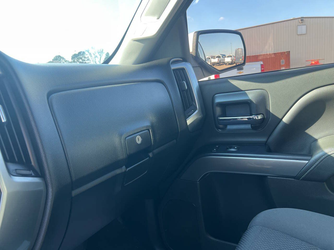 Used 2018 Chevrolet Silverado 1500 LT w/ Texas Edition RWD image 17