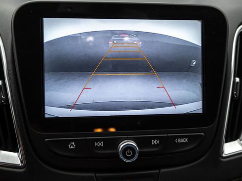 Used 2016 Chevrolet Malibu LT image 18