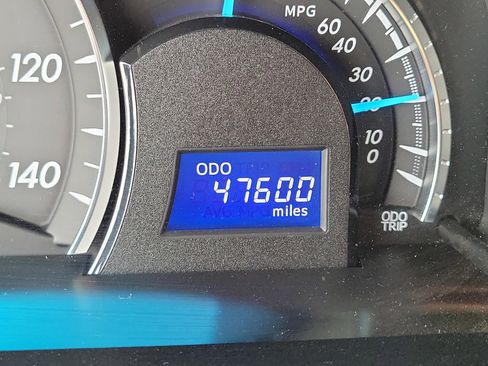 Used 2014 Toyota Camry XLE image 23