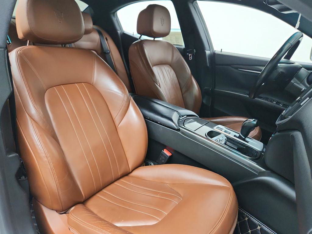 Used 2016 Maserati Ghibli RWD image 27