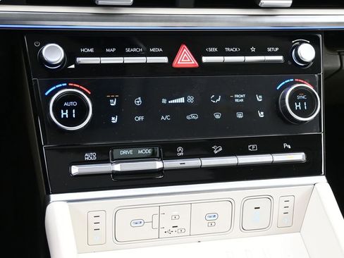 Used 2025 Hyundai Santa Fe Calligraphy image 20