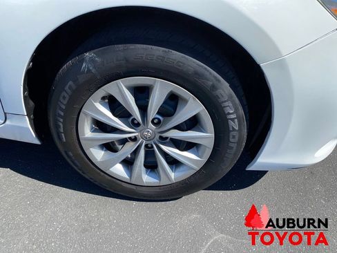Used 2015 Toyota Camry LE FWD image 9