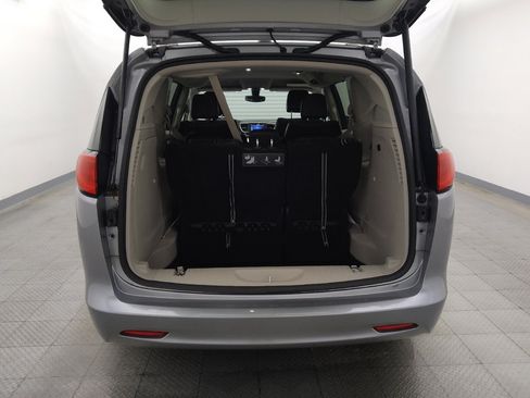 Used 2021 Chrysler Voyager Lxi FWD image 29