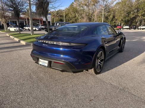 Used 2021 Porsche Taycan image 6