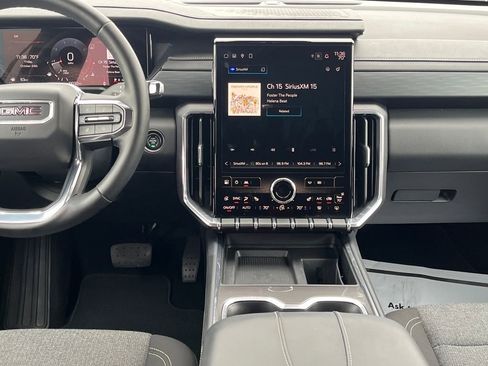 Used 2025 GMC Acadia Elevation image 22