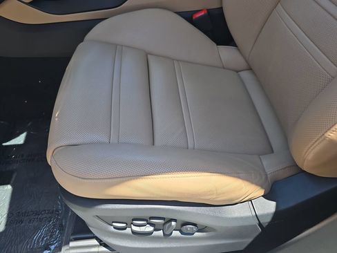 Used 2024 Porsche Cayenne AWD/4WD image 32