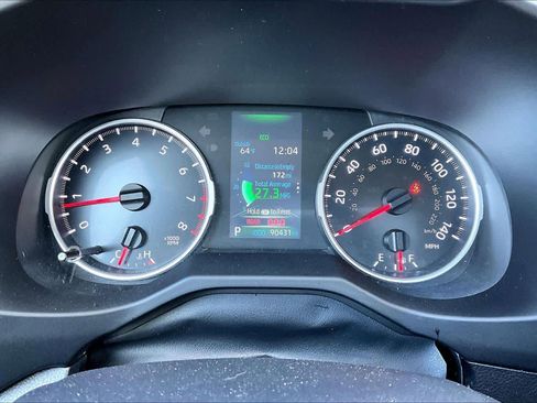 Certified 2021 Toyota RAV4 LE image 25