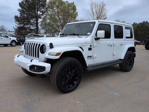 Used 2022 Jeep Wrangler Unlimited Sahara image 8