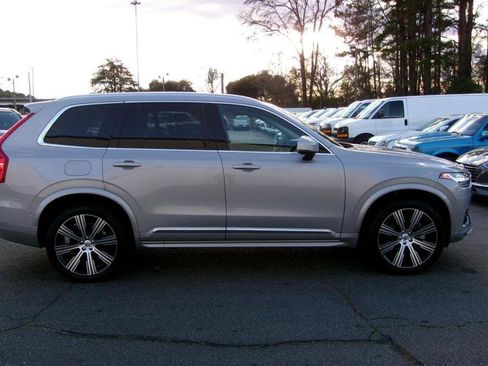 Used 2024 Volvo XC90 B6 Plus image 5