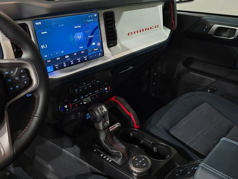 New 2025 Ford Bronco Heritage Edition image 16