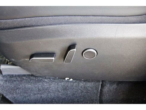 Used 2023 Tesla Model Y Long Range AWD/4WD image 22