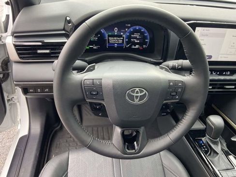 Used 2025 Toyota Camry XSE FWD image 14