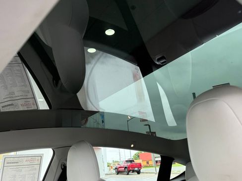 Used 2022 Tesla Model Y Performance image 18