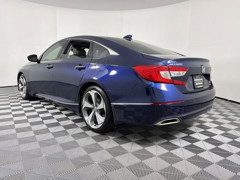 Used 2018 Honda Accord Touring image 3