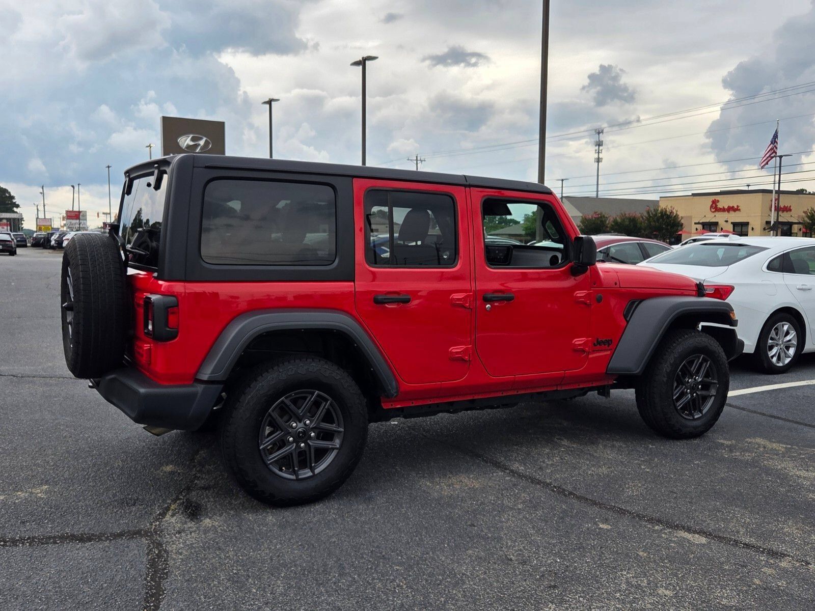 Used 2025 Jeep Wrangler Unlimited Sport AWD/4WD image 12