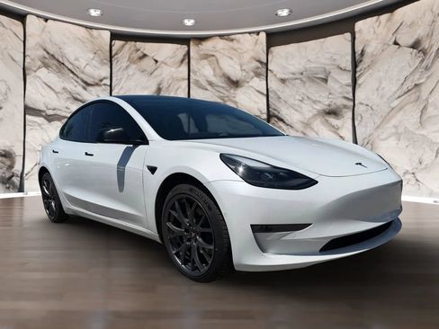 Used 2022 Tesla Model 3 Long Range AWD/4WD image 3