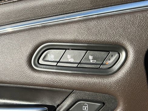 Used 2021 Cadillac Escalade Premium Luxury w/ Performance Package image 30