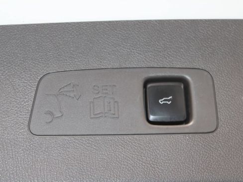 Used 2020 Lincoln Corsair Reserve w/ Equipment Group 202A AWD/4WD image 16