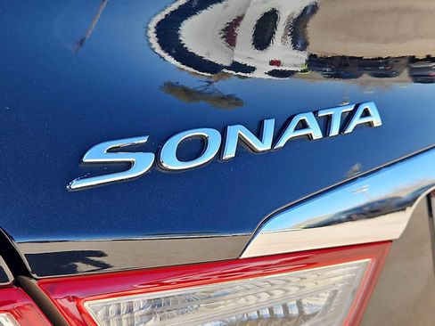 Used 2012 Hyundai Sonata GLS image 12