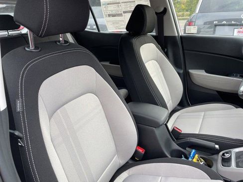 New 2025 Hyundai Venue SEL image 10