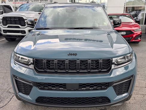 New 2026 Jeep Grand Cherokee Limited w/ Limited Altitude Package AWD/4WD image 2