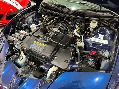 Used 2000 Pontiac Firebird Formula w/ Security Pkg RWD image 22