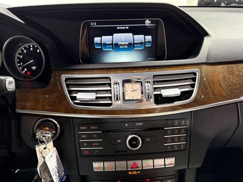 Used 2016 Mercedes-Benz E 350 4MATIC Sedan image 29