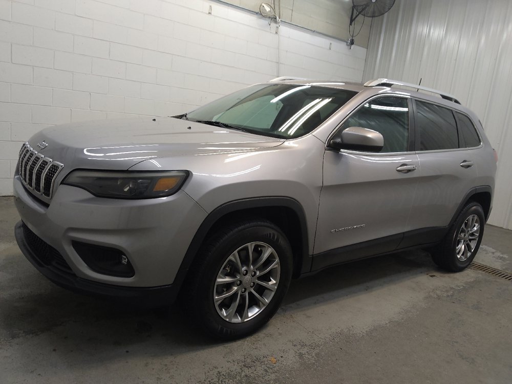 Used 2019 Jeep Cherokee Latitude Plus w/ Comfort/Convenience Group AWD/4WD image 2