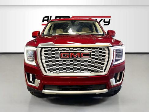 Used 2022 GMC Yukon Denali AWD/4WD image 2