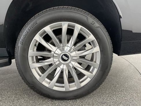 Used 2022 Cadillac Escalade ESV Premium Luxury image 52