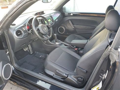 Used 2013 Volkswagen Beetle 2.0T image 11