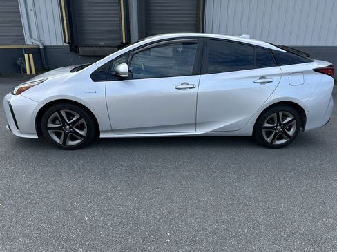 Used 2020 Toyota Prius Limited image 2